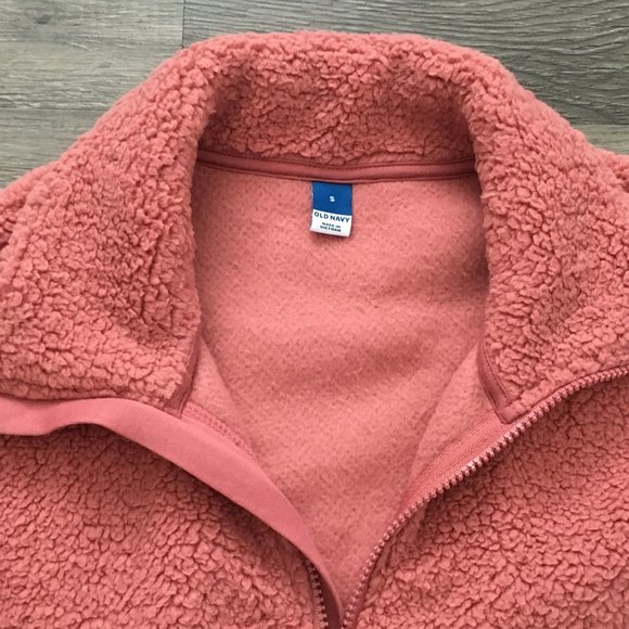 Old Navy Mulberry colored Fleece Pull-Over, Size S-M - Picture 4 of 5